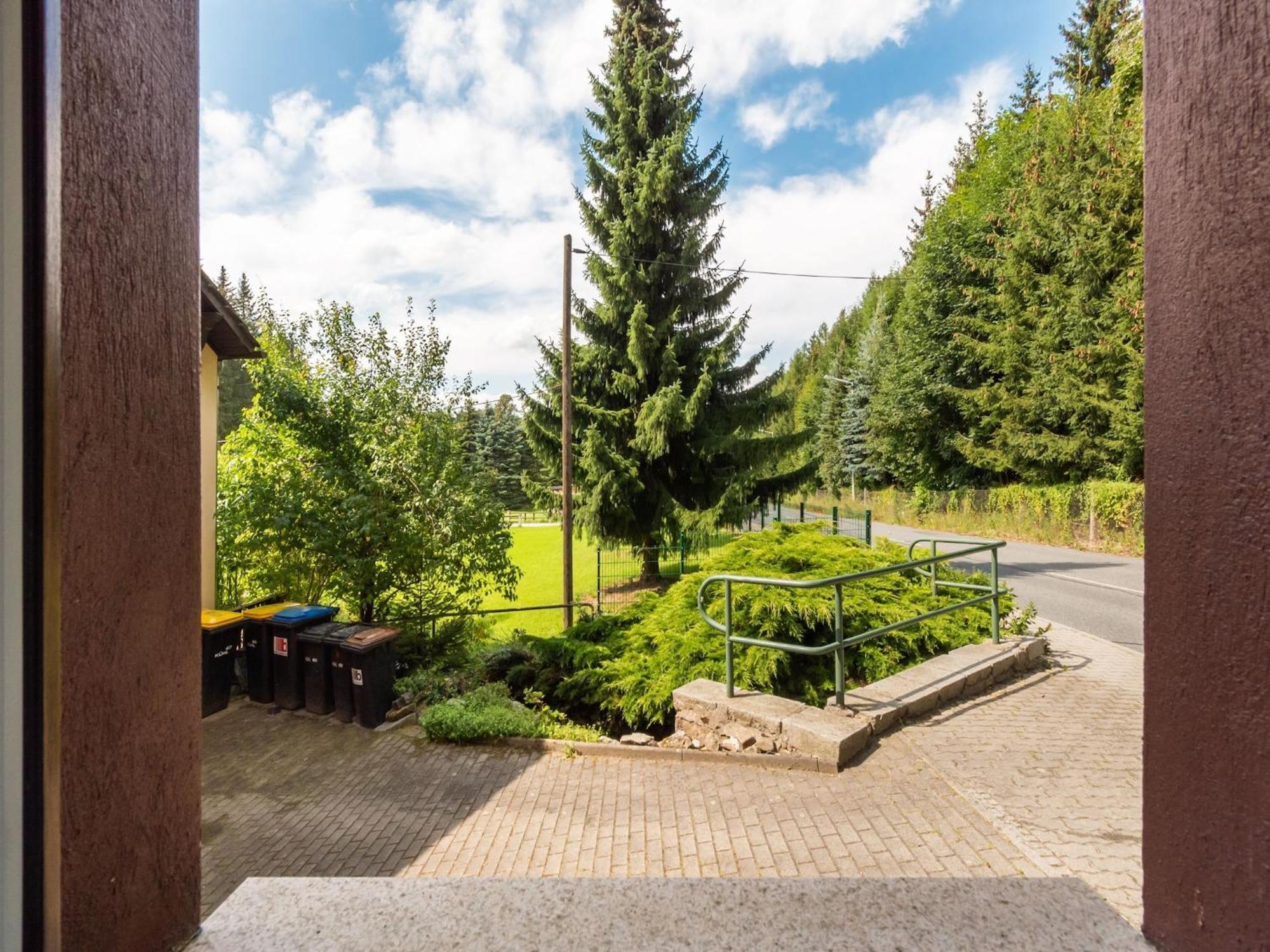 Modern Apartment In Sebnitz With A Terrace In ゼーブニッツ エクステリア 写真